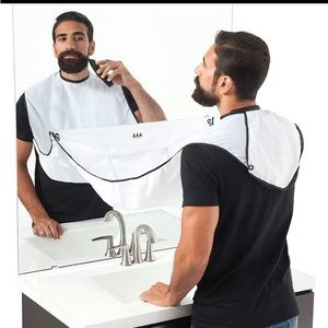 Trimmed Beard: 1pc Shaving Apron with Strong Suction Cups & Waterproof Design.